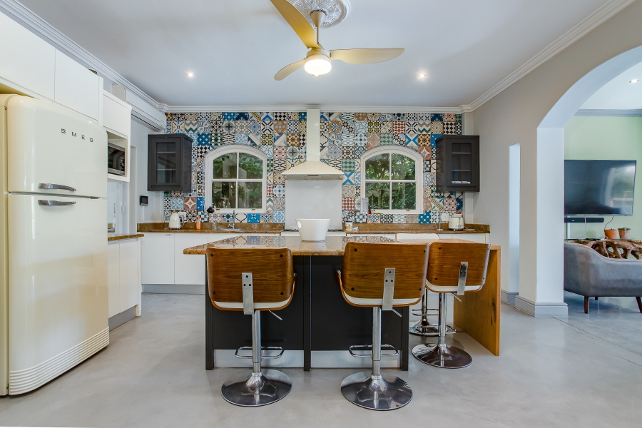 To Let 4 Bedroom Property for Rent in Franschhoek Western Cape